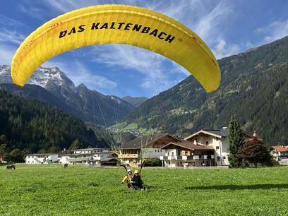 Pragleiten im Sommer - Flugtaxi Mayrhofen, Zillertal - Paragleiter Tandemflüge