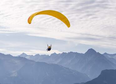 Fliegen mit einem traumhaften Ausblick © TomKlockerPhoto